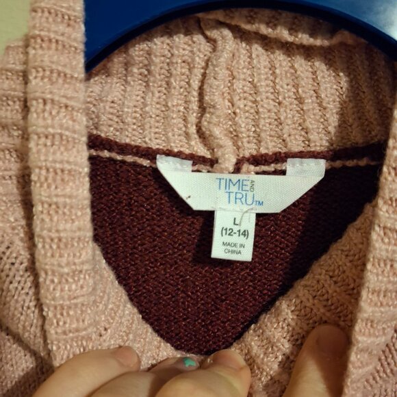 Color Block Turtle Neck - Picture 3 of 3